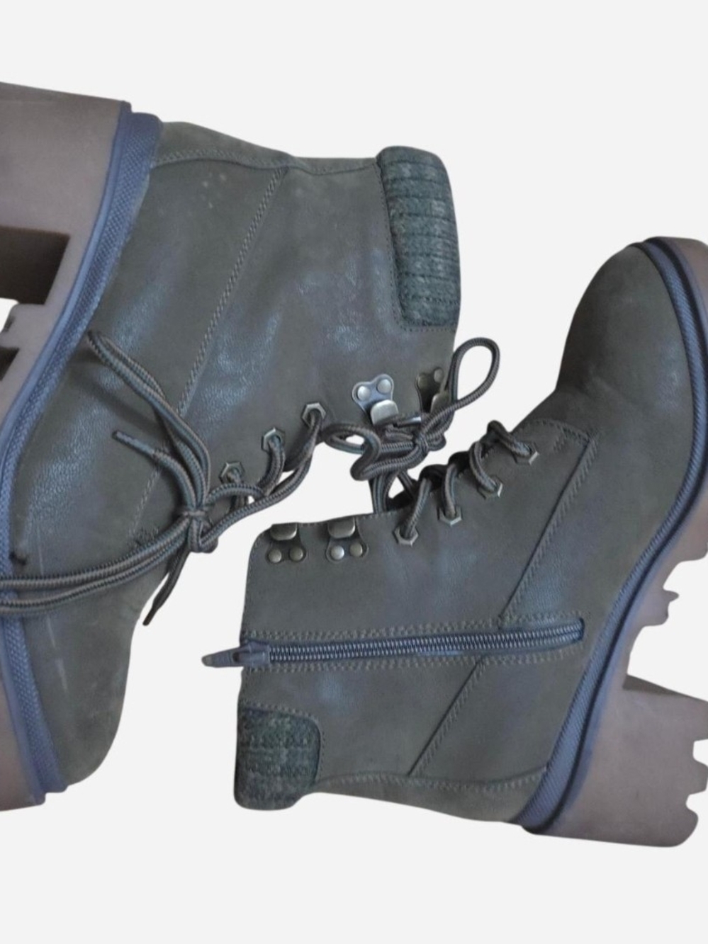 Universal Thread Women's Lace-Up Ankle Boots in Army Green